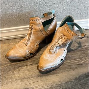 CORRAL cowgirl ankle boots.